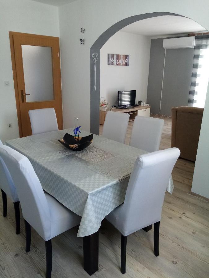 Apartment Darinka Sibenik Bagian luar foto