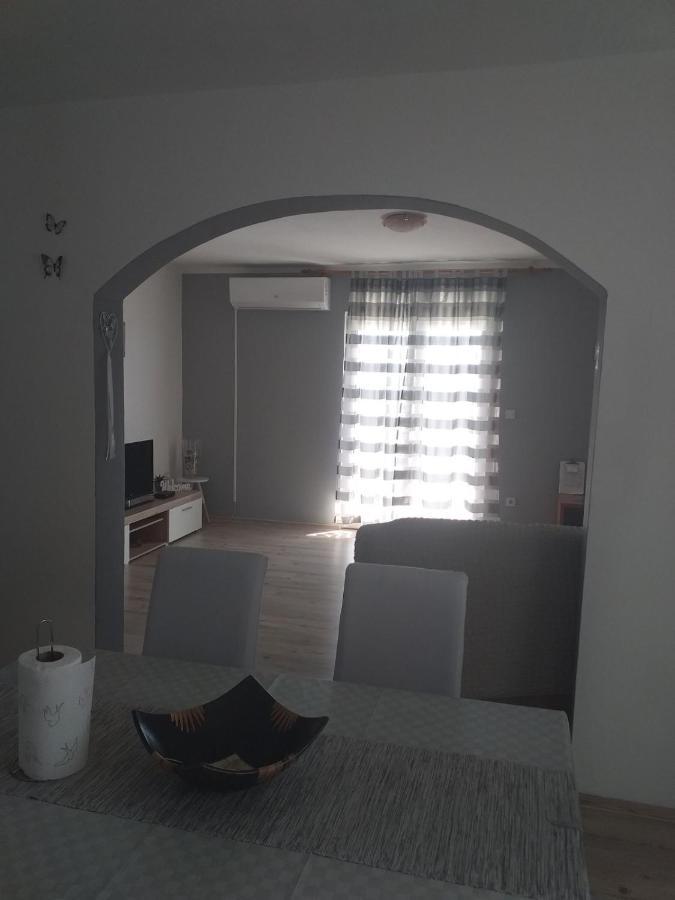 Apartment Darinka Sibenik Bagian luar foto