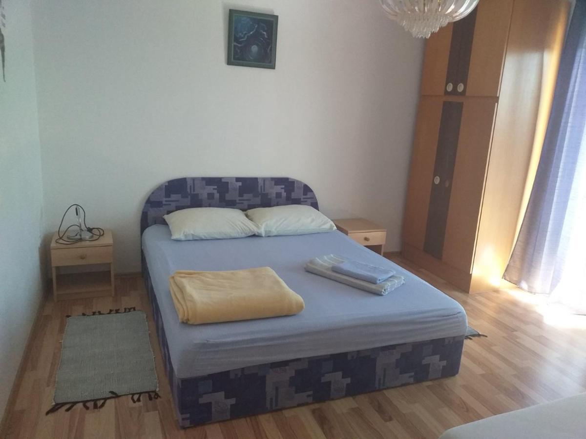 Apartment Darinka Sibenik Bagian luar foto